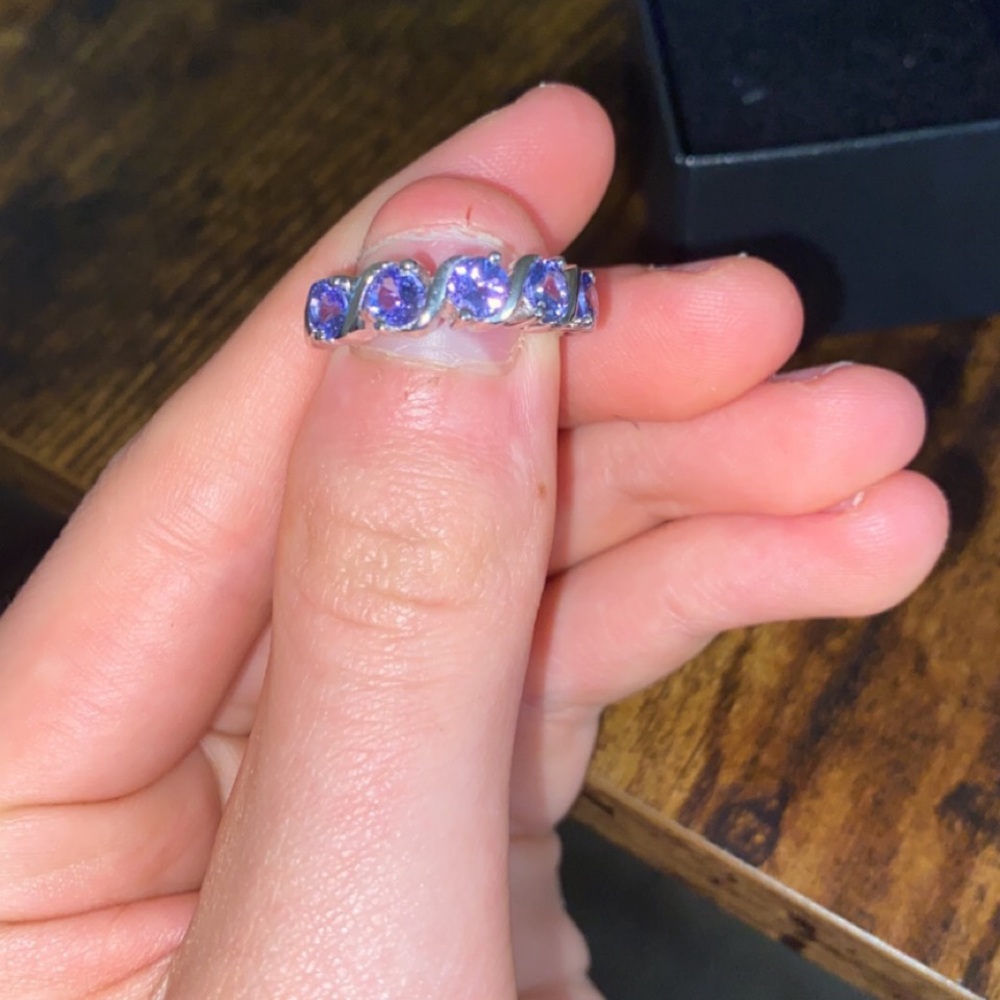 Tanzanite ring - Picture 2 of 3